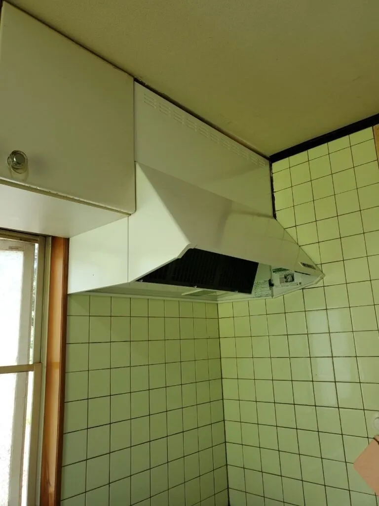 福島県 二本松市 戸建て キッチンのコンロ 換気扇交換工事