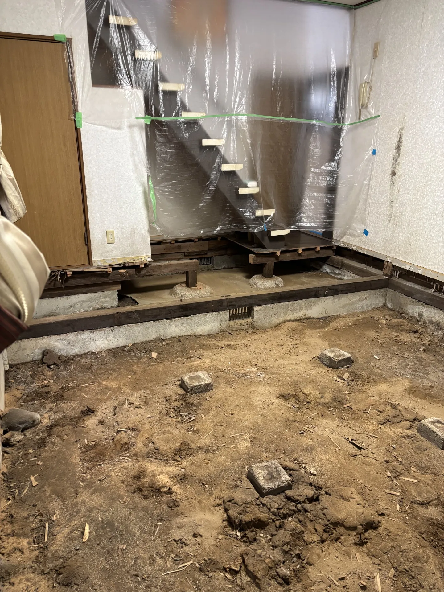 福島県　いわき市　　内装リフォーム　 床・クロス工事