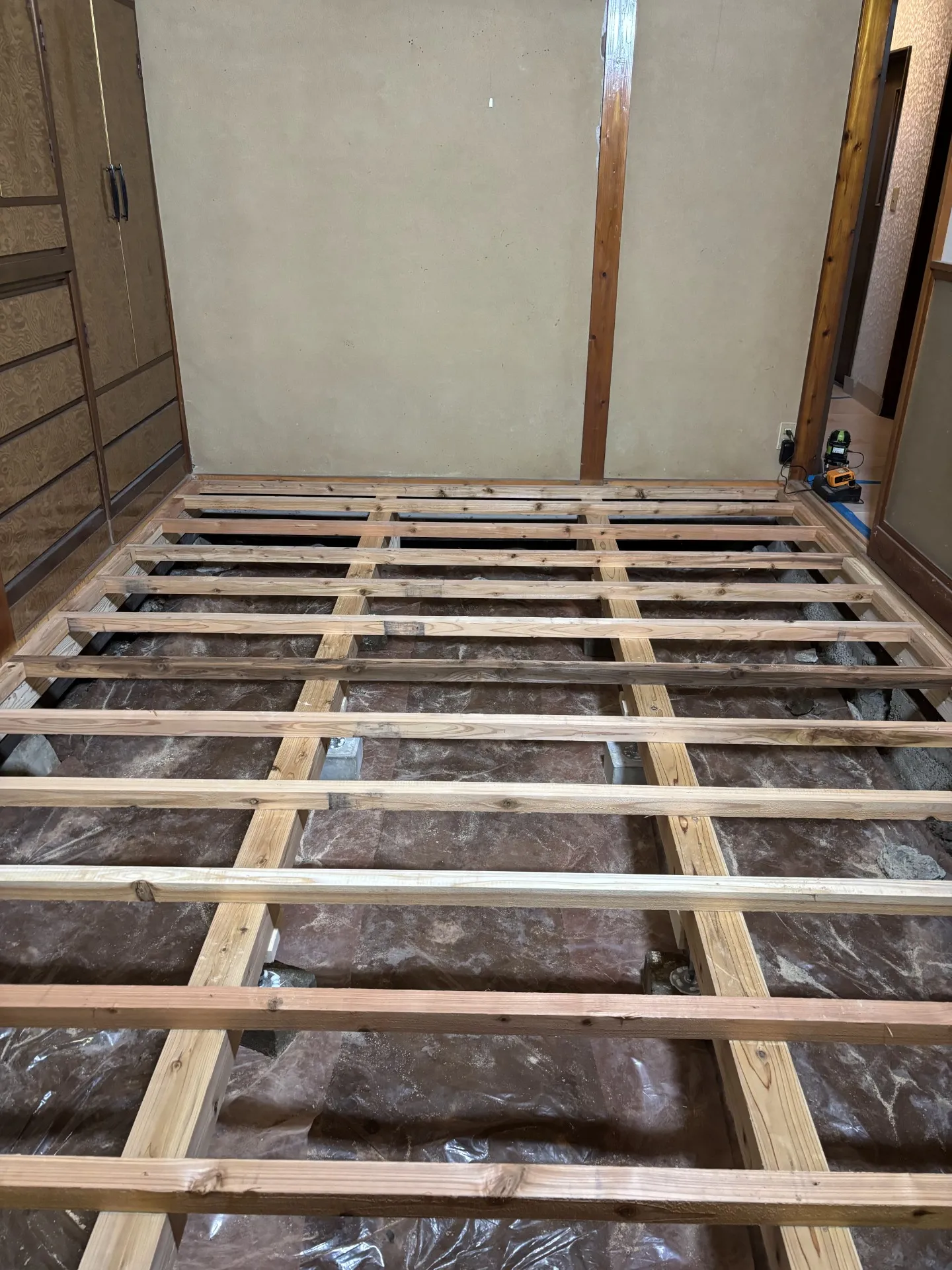 福島県　いわき市　　内装リフォーム　 床・クロス工事