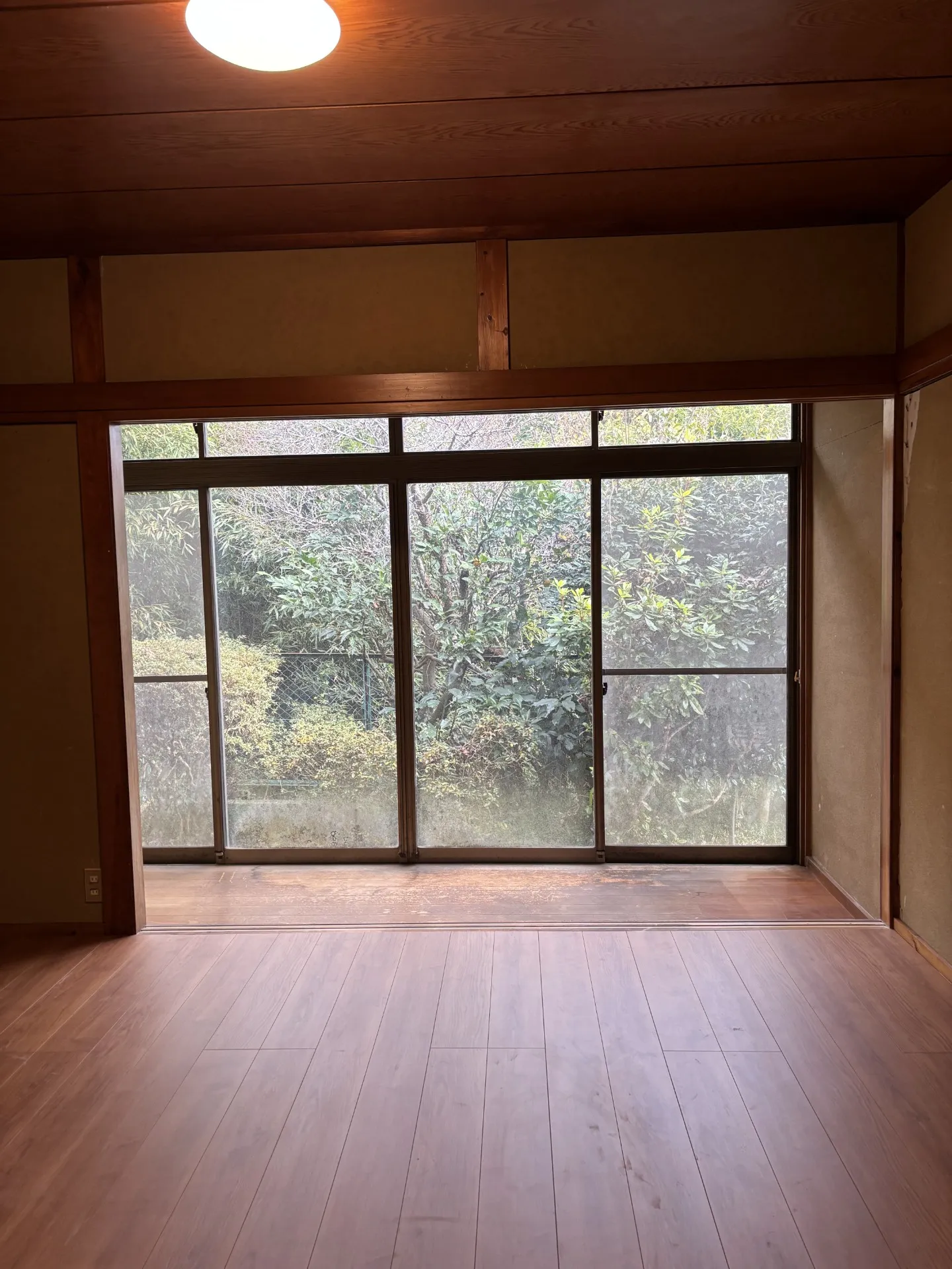 福島県　いわき市　　内装リフォーム　 床・クロス工事