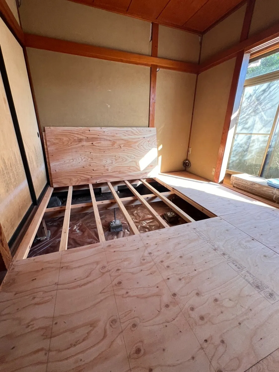 福島県　いわき市　　内装リフォーム　 床・クロス工事